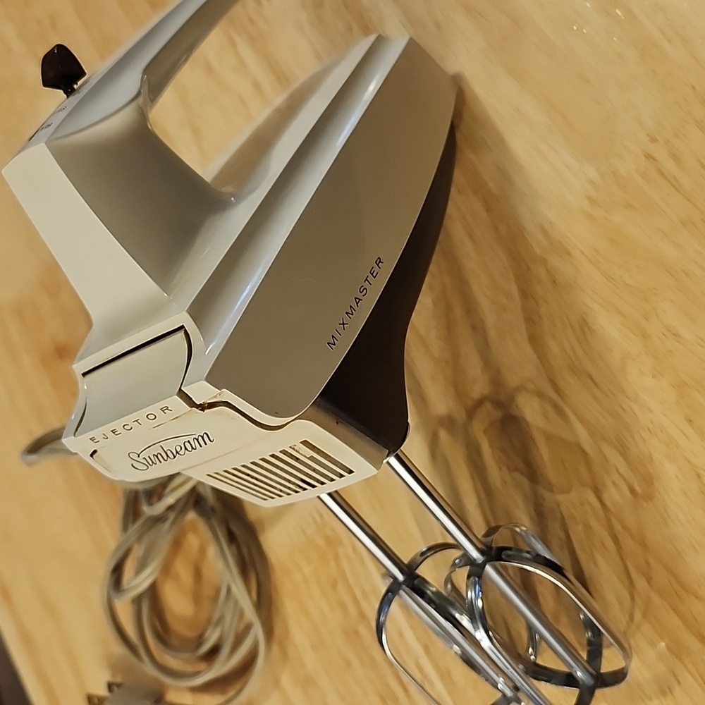 Sunbeam Mixmaster 3 Speed Electric Handheld Mixer